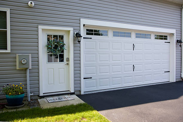 24/7 Emergency Garage Door Panel Replacement experts in Washington County County, VA